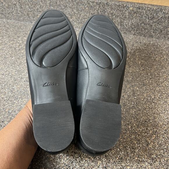 Clarks Colllection Womens 9 M Comfort Casual Classic Black Leather Slip On Flats - Picture 9 of 10